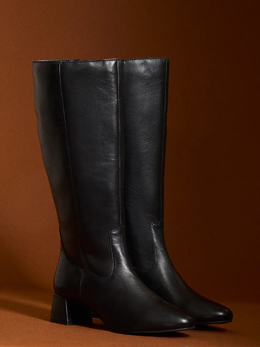 Tall Heeled Chelsea Boots Black