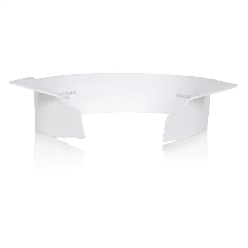 Starched Windsor wing collar